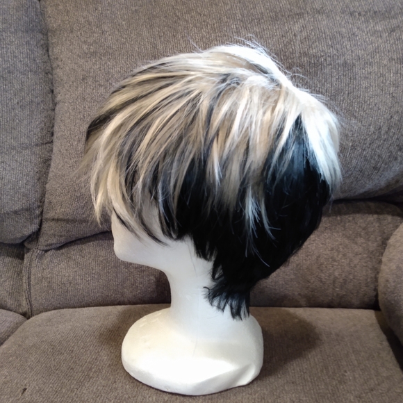 Wig - Picture 2 of 3